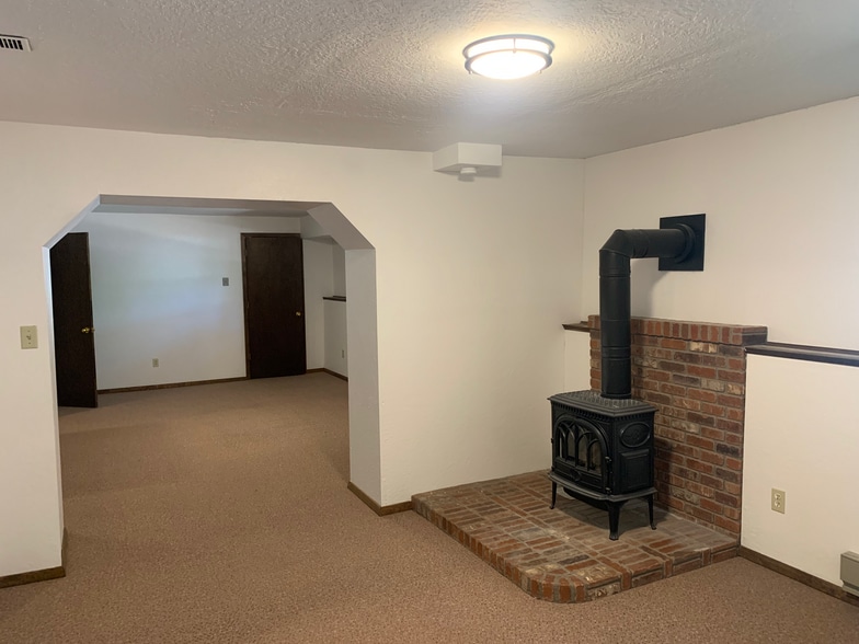 Additional open space in basement - 805 N Austin St