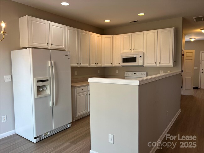 Building Photo - 12204 Royal Castle Ct