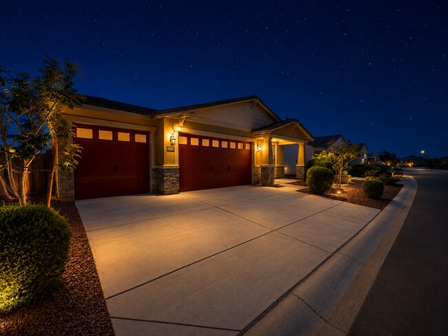 Building Photo - 20740 N Oasis Ln