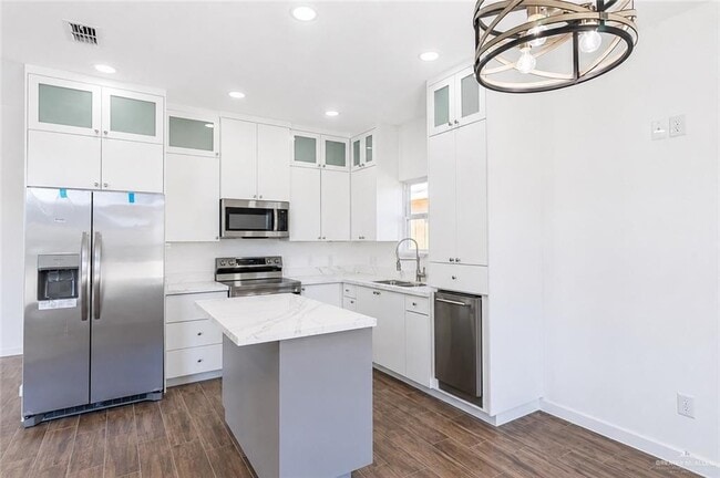 Building Photo - 7 N Sugar Bear Dr
