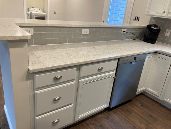 Building Photo - 20 Little Rest Rd