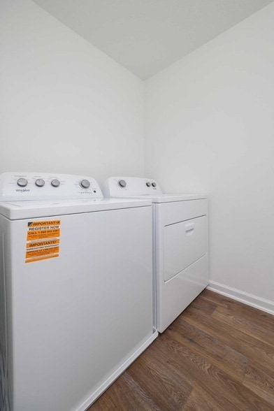 Building Photo - 951 Orellana Rd