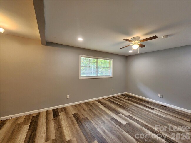 Building Photo - 210 N Salisbury Ave