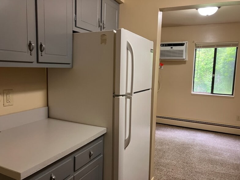 Opposite view of Kitchen into Dining Room - 2910 Gardentown Dr SW