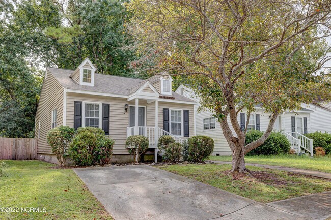 Building Photo - 617 Varsity Dr