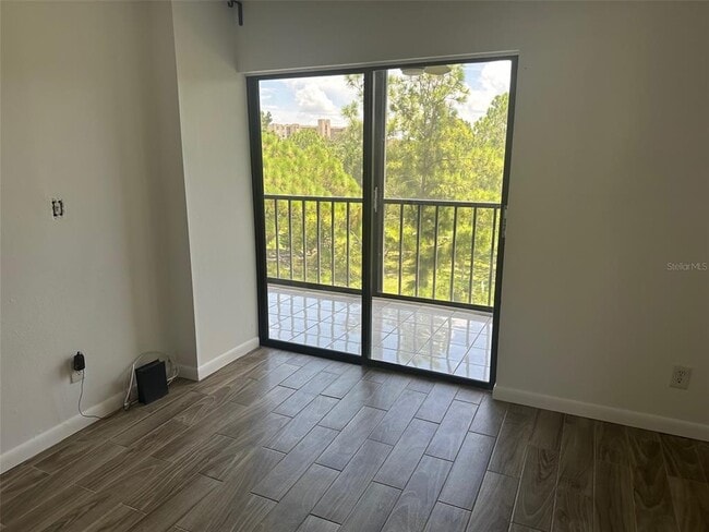 Building Photo - 2700 Cove Cay Dr