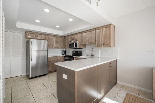 Building Photo - 1655 S Highland Ave