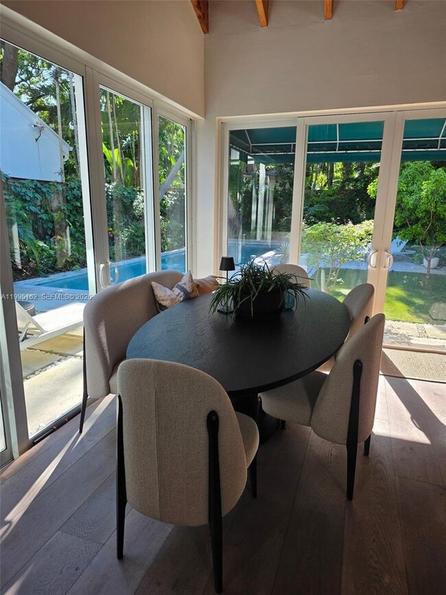 Building Photo - 2848 SW 22nd Ave