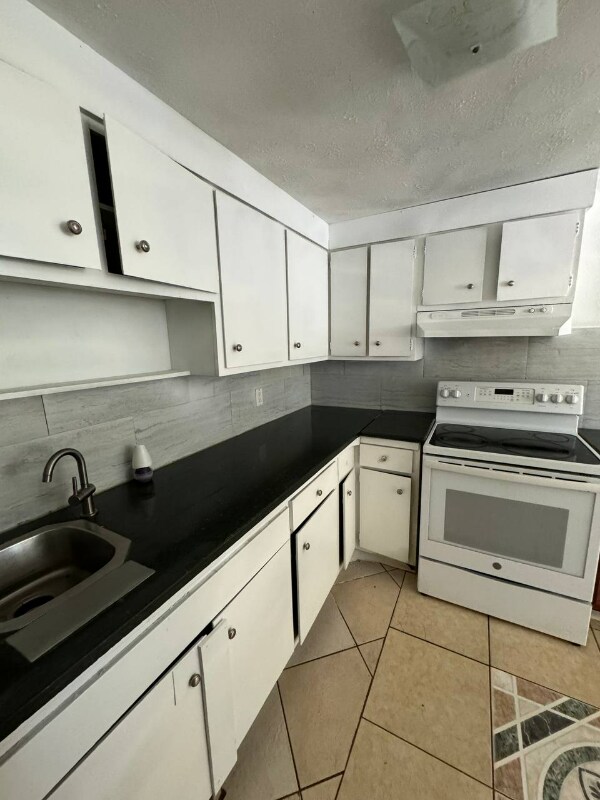 Building Photo - 3627 Ave S NW