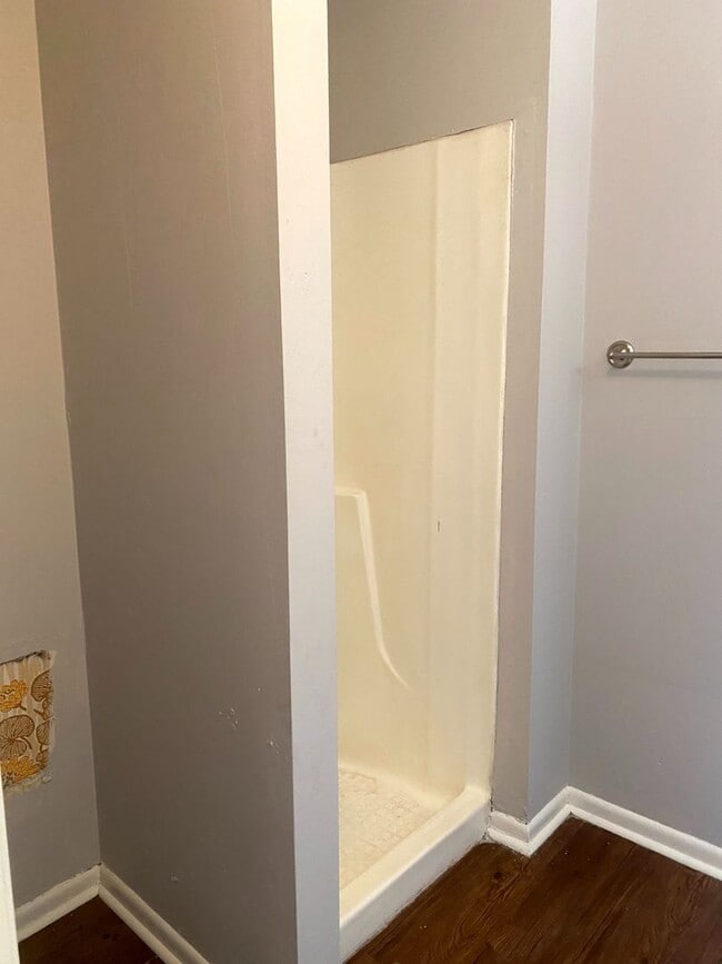 Building Photo - PRELEASE AVAILABLE! 2 BED 2 BATH DUPLEX WI...