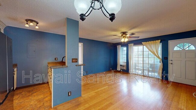 Building Photo - 46-1065-1065 Emepela Wy