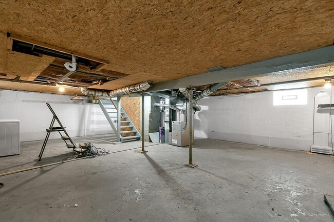Building Photo - 91 W Kanawha Ave