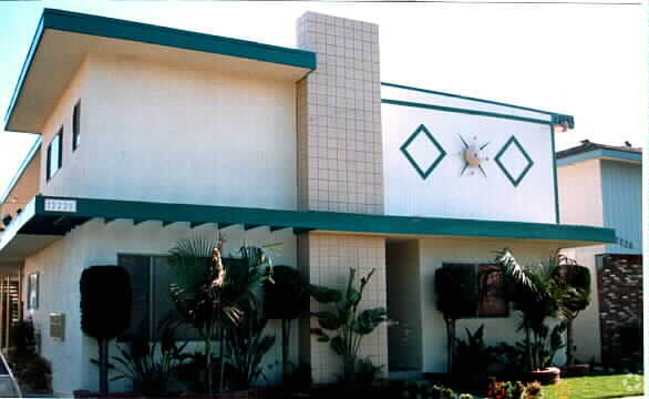 Building Photo - 12220 Grevillea Ave