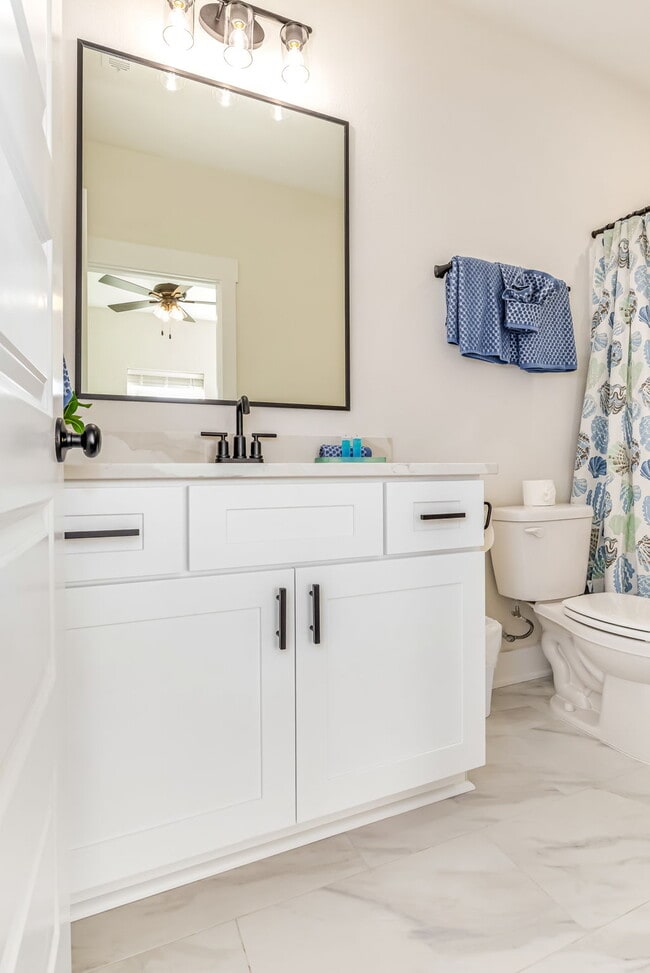 Building Photo - 520 N De Villiers St