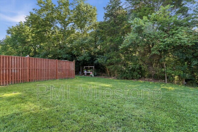 Building Photo - 65 Darien Dr