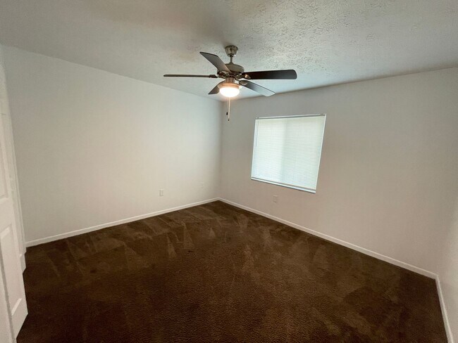 Building Photo - The Grove Floor Plan- Updated 2BD, 1BTH