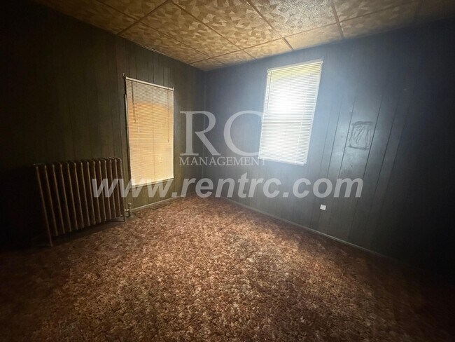 Building Photo - 411 Anderson-