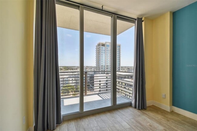 Building Photo - 1208 E Kennedy Blvd