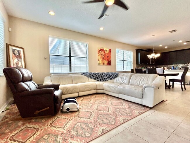 Building Photo - 4Bdrm 3Bath Spacious Home located in Misty...