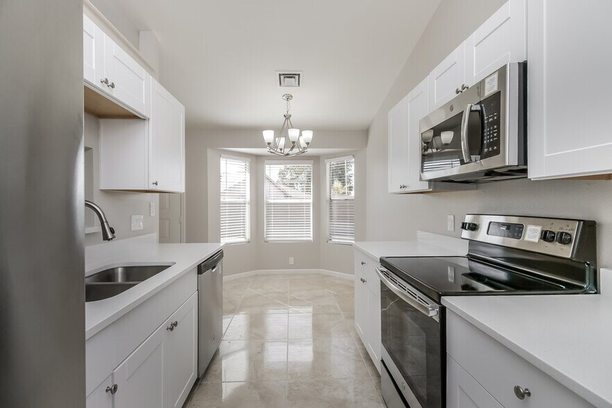 Building Photo - 8023 W Krall St