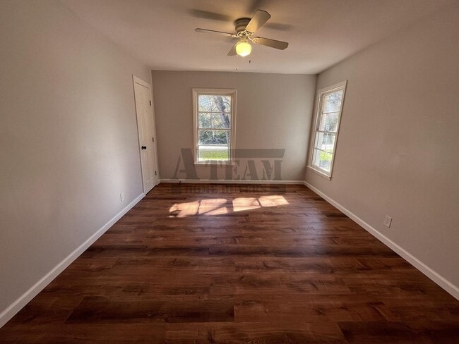 Building Photo - Beautiful Remodeled 3 Bed 2 Bath