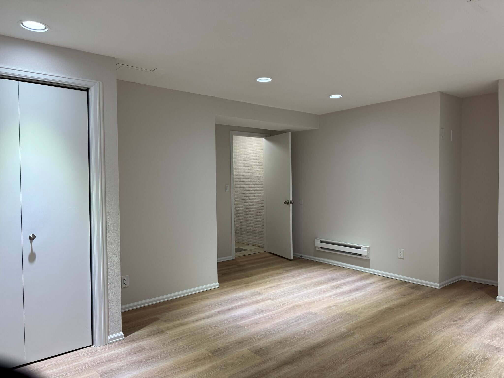 Building Photo - 841 Crisman Dr