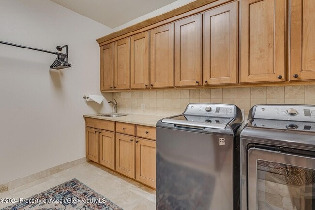 Building Photo - 138 Club Lodge Drive Unit B