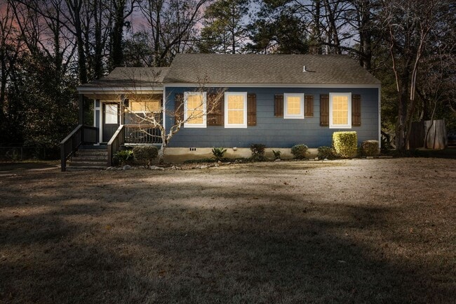 Building Photo - 1 Bedroom 1 Bath Duplex in the Heart of Auburn