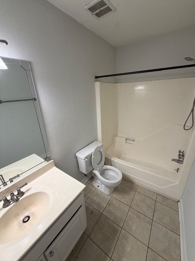 Building Photo - 1402 Camp Rd