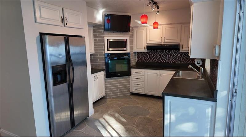 Building Photo - 600 NW 38th Ct