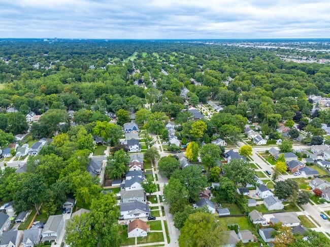 Building Photo - 718 N Alexander Ave