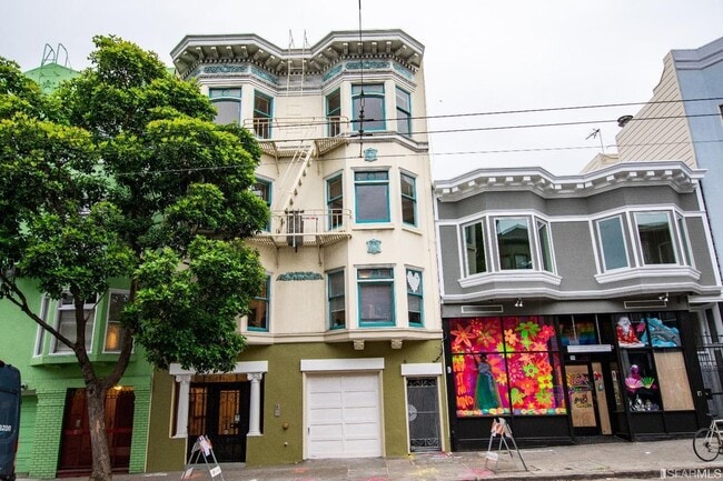 Building Photo - 723 Haight St
