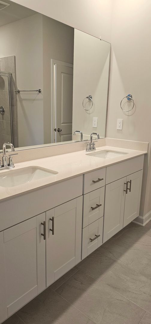 Building Photo - Long-Term Luxury Living – New Waterside Co...