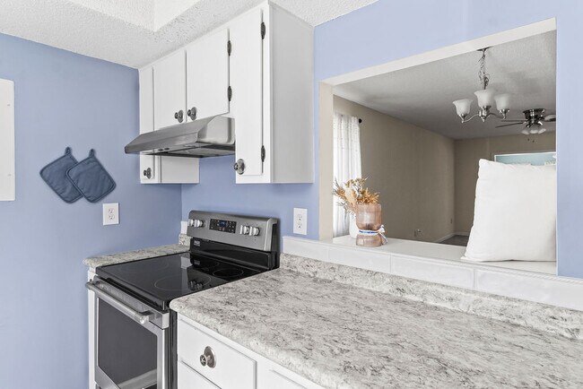 Building Photo - Sweetbriar Home