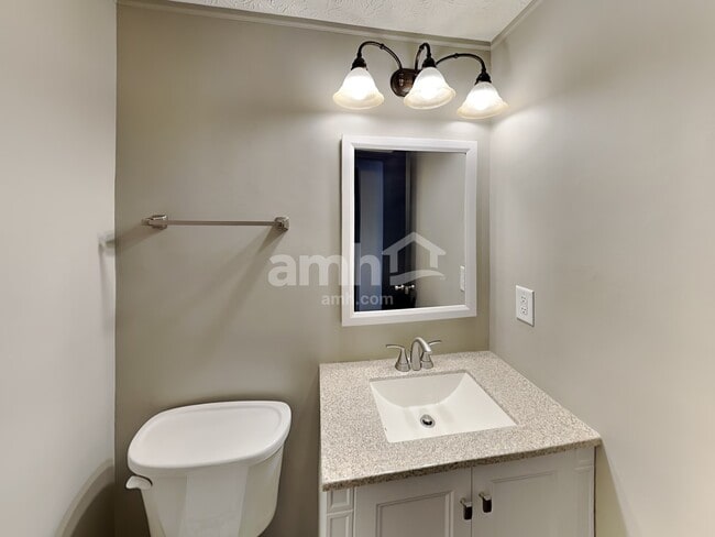 Building Photo - 595 Tall Oaks Dr