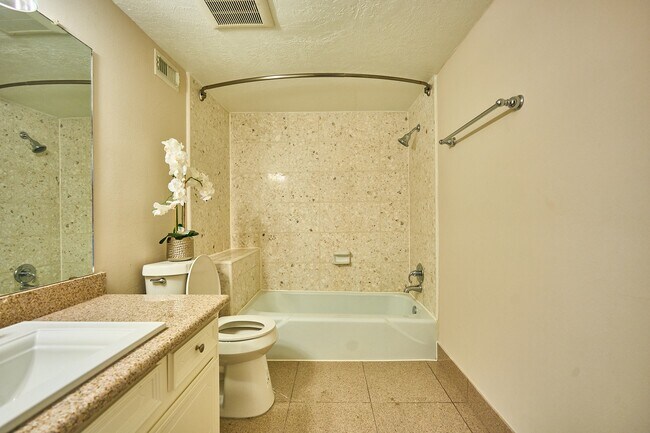 Primary Photo - 10818 Briar Forest Dr
