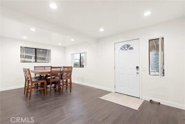 Building Photo - 55305 S Circle Dr