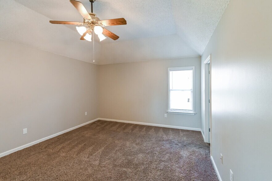 Building Photo - 9073 Bellehurst Dr
