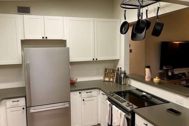 Building Photo - 1011 Green Rd