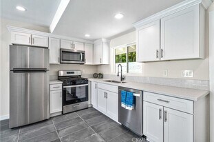 Building Photo - 145 E Mesquite Ave