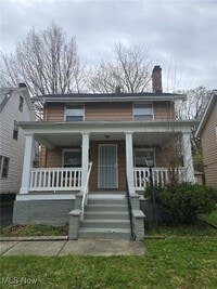Building Photo - 905 Selwyn Rd
