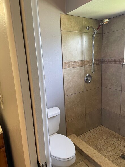 Building Photo - 113 SW 44th St