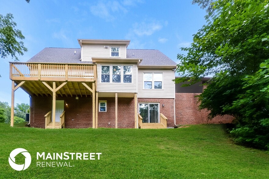 Building Photo - 2359 Oakton Dr