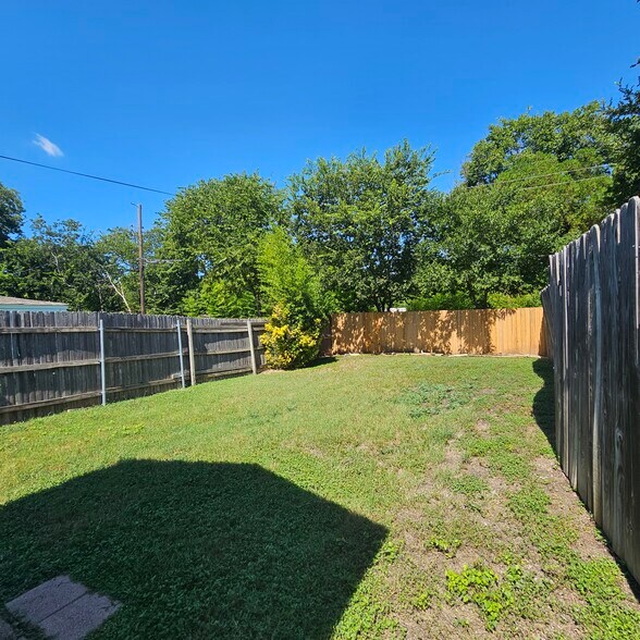 Building Photo - 10135 Kilarney Dr