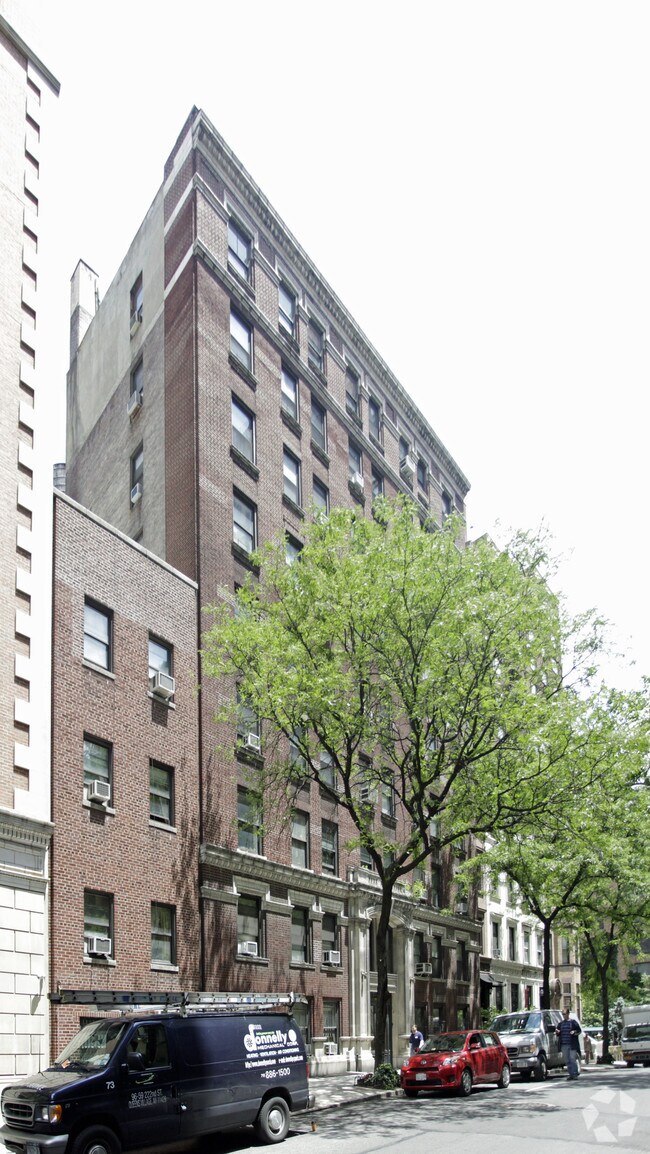 Building Photo - 225 W 71st St