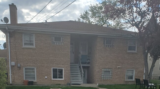 Building Photo - 3307 Highland Ave