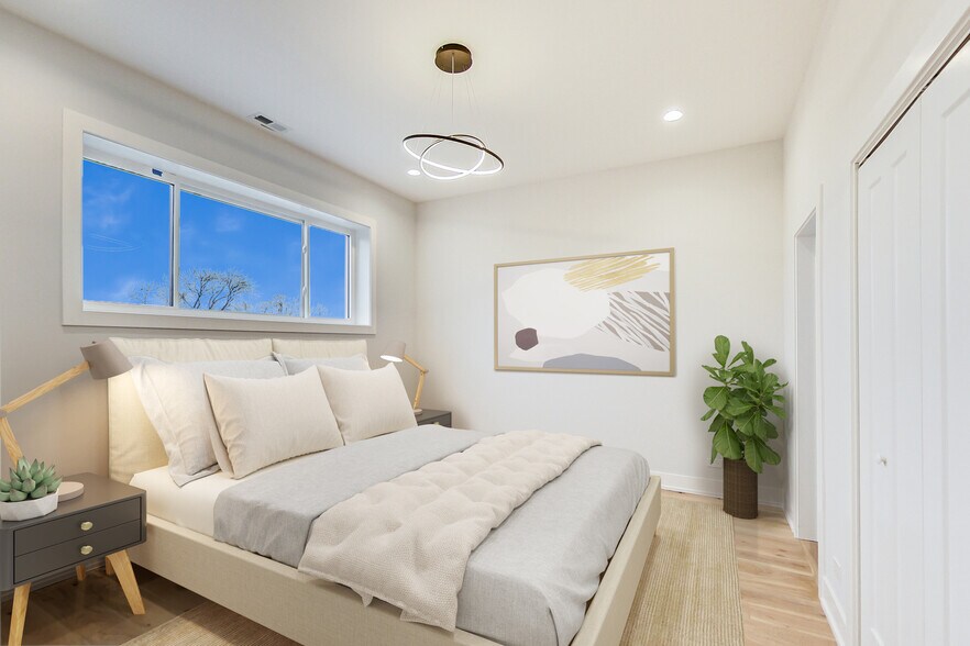 Building Photo - 1042 S Oakley Blvd