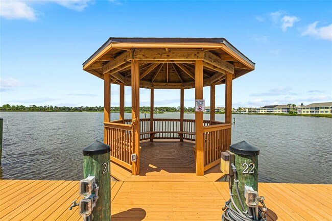 Building Photo - 300 Marina Bay Dr