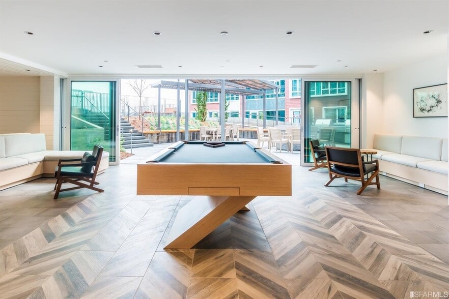 Building Photo - 110 Channel St