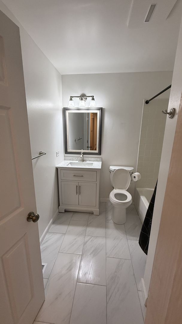 Building Photo - 306 Russet Way